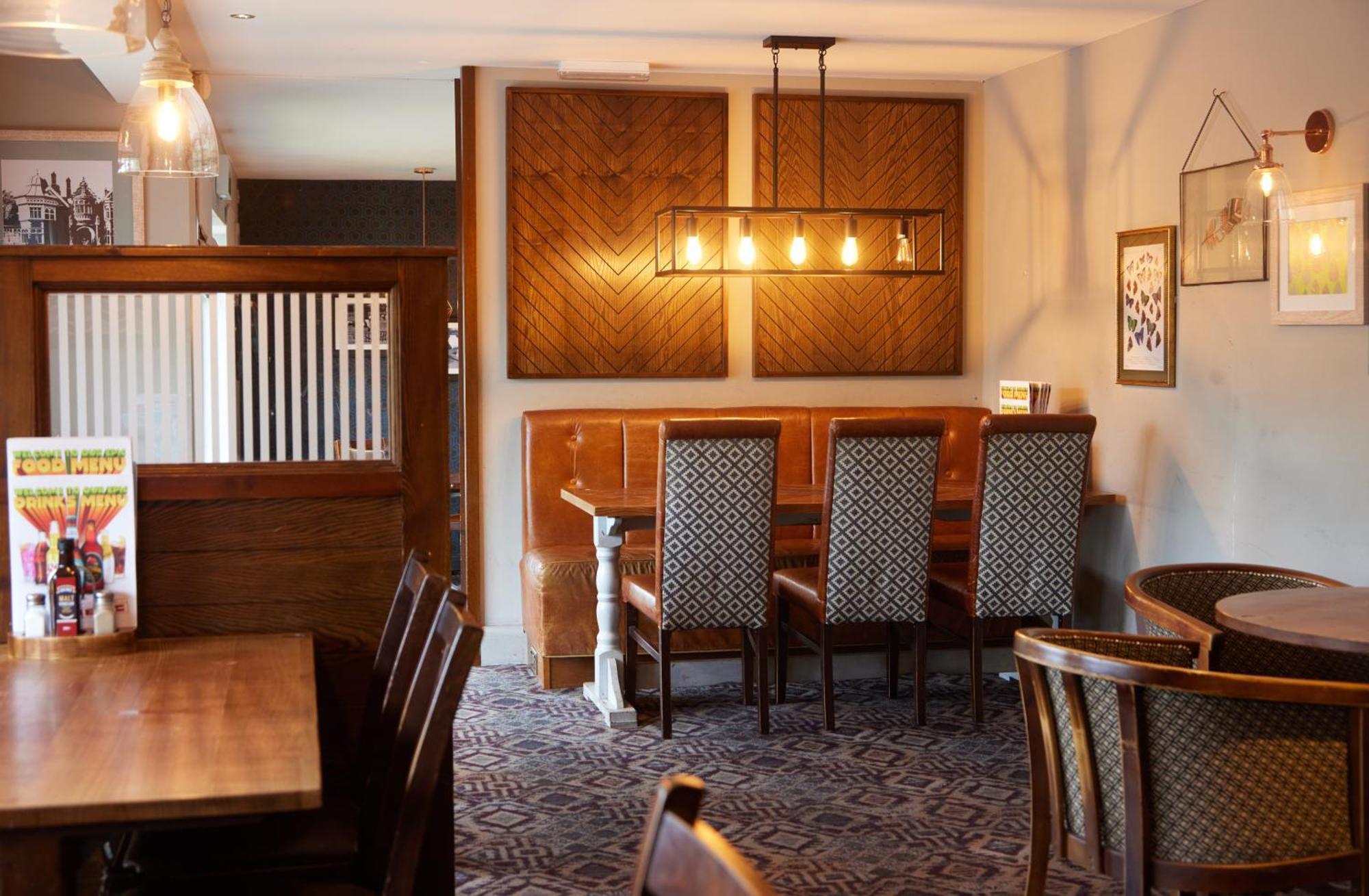 The Broughton Hotel By Greene King Inns ミルトン・ケインズ エクステリア 写真