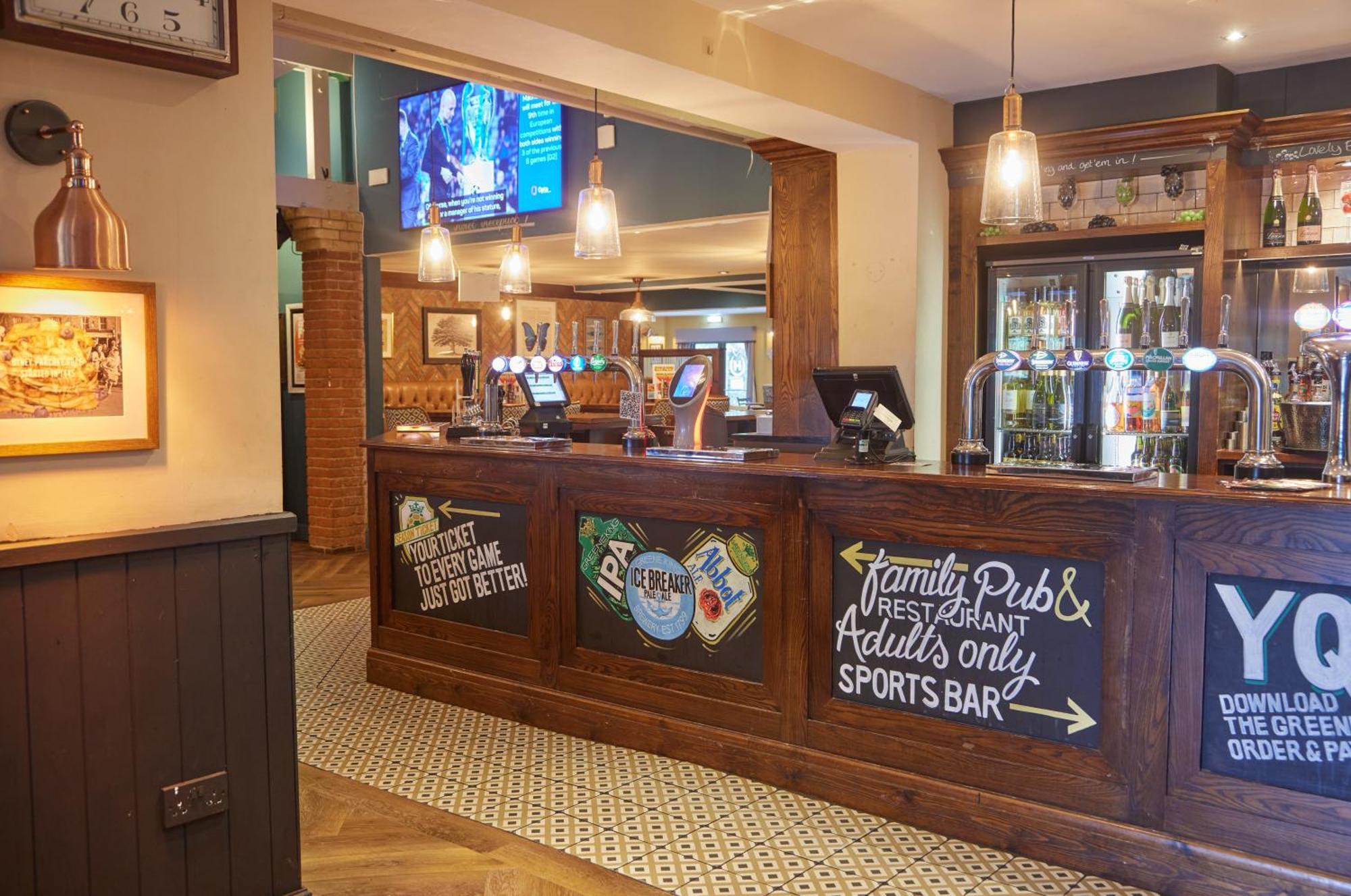 The Broughton Hotel By Greene King Inns ミルトン・ケインズ エクステリア 写真