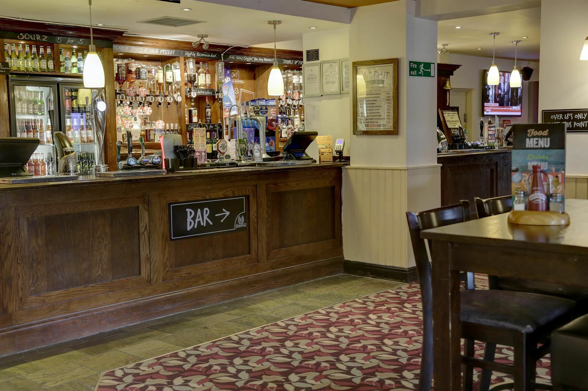 The Broughton Hotel By Greene King Inns ミルトン・ケインズ エクステリア 写真